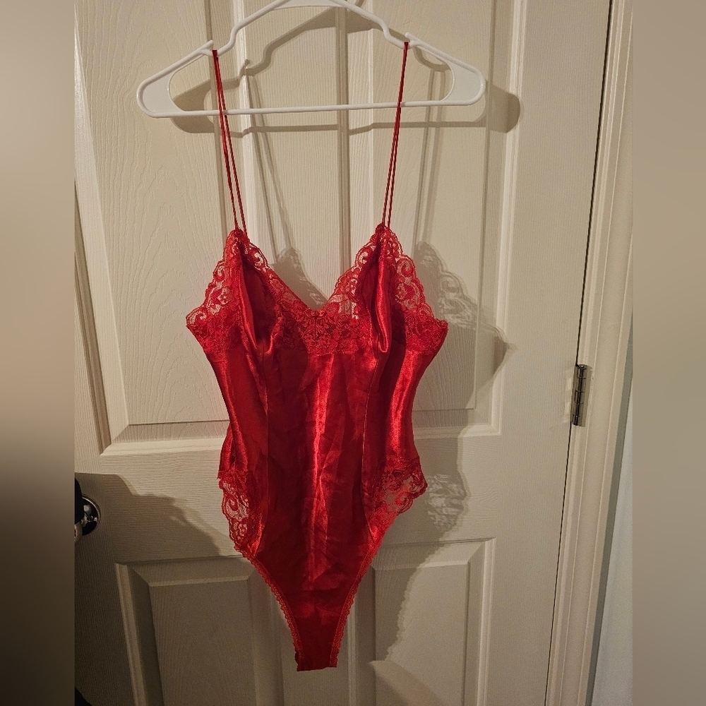 Vtg Vintage Delicates Lingerie Red Lace Silky One Piece Size L